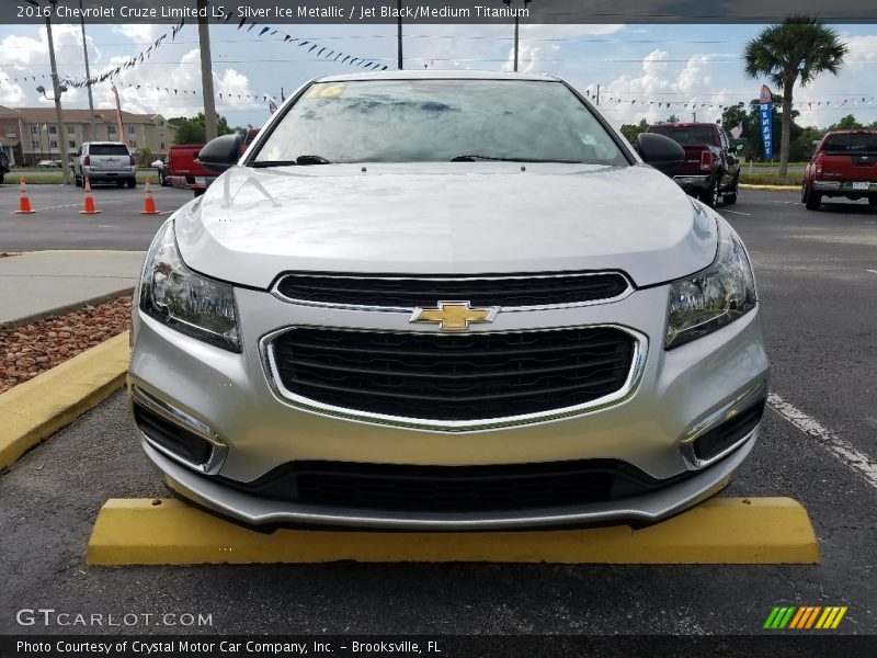 Silver Ice Metallic / Jet Black/Medium Titanium 2016 Chevrolet Cruze Limited LS