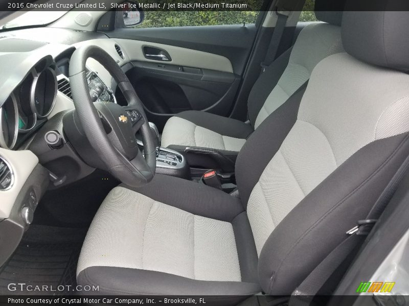 Silver Ice Metallic / Jet Black/Medium Titanium 2016 Chevrolet Cruze Limited LS