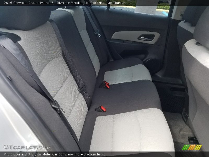 Silver Ice Metallic / Jet Black/Medium Titanium 2016 Chevrolet Cruze Limited LS