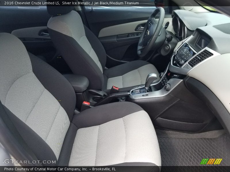 Silver Ice Metallic / Jet Black/Medium Titanium 2016 Chevrolet Cruze Limited LS