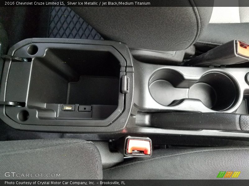 Silver Ice Metallic / Jet Black/Medium Titanium 2016 Chevrolet Cruze Limited LS