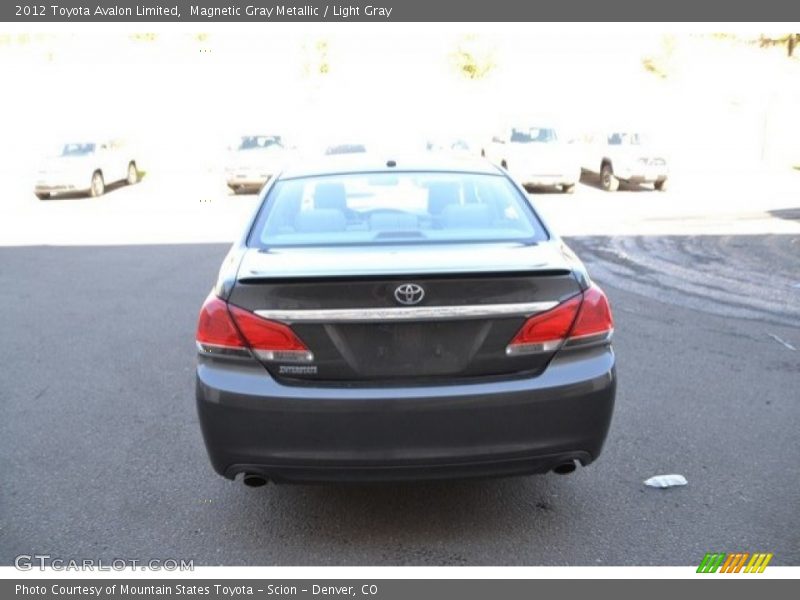 Magnetic Gray Metallic / Light Gray 2012 Toyota Avalon Limited