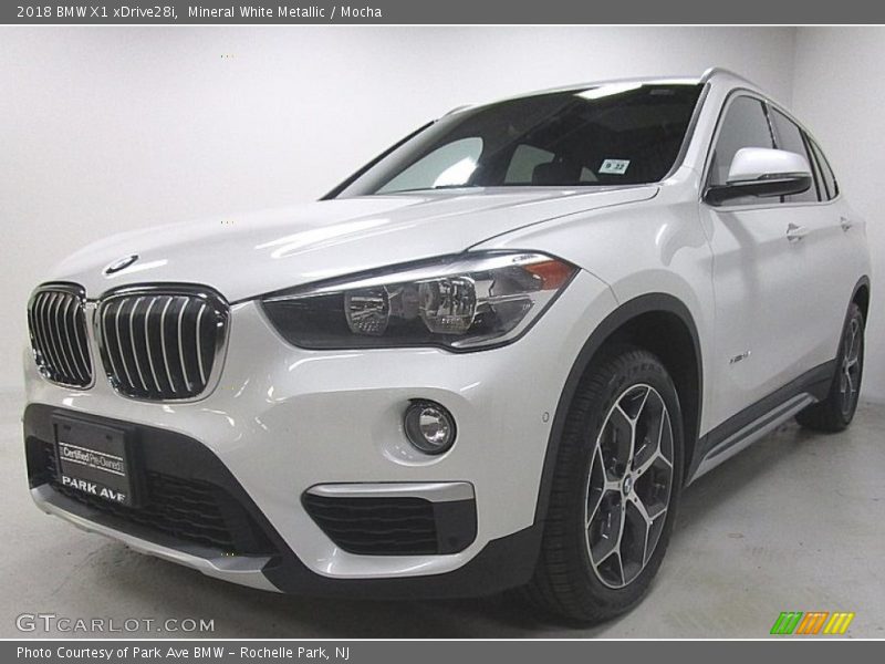 Mineral White Metallic / Mocha 2018 BMW X1 xDrive28i