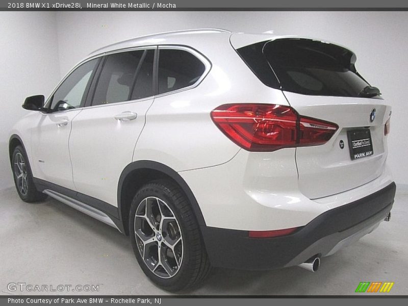 Mineral White Metallic / Mocha 2018 BMW X1 xDrive28i