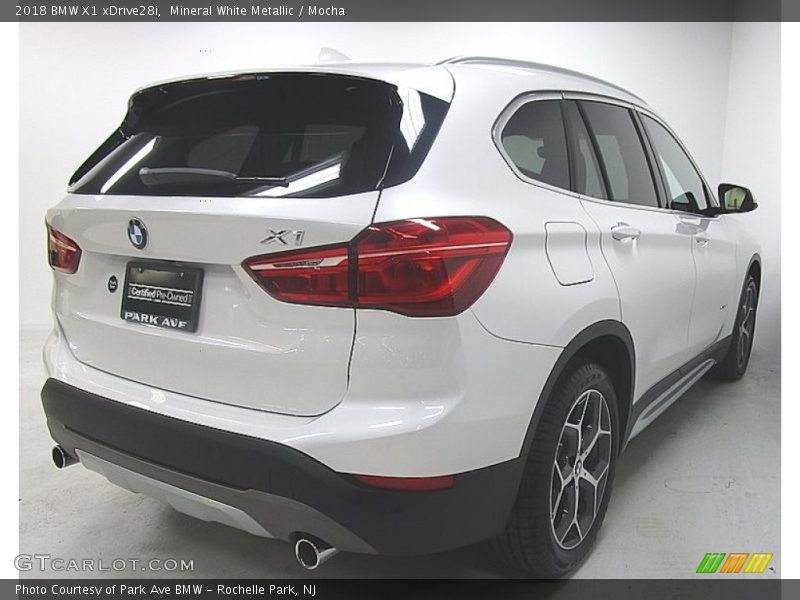 Mineral White Metallic / Mocha 2018 BMW X1 xDrive28i