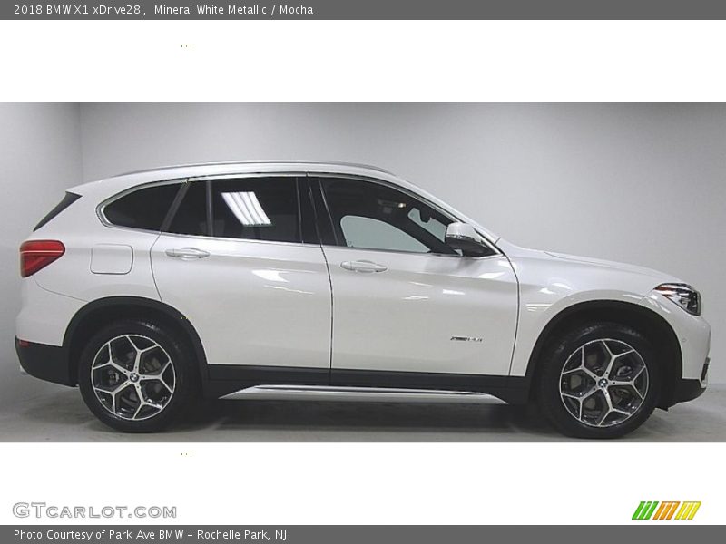 Mineral White Metallic / Mocha 2018 BMW X1 xDrive28i