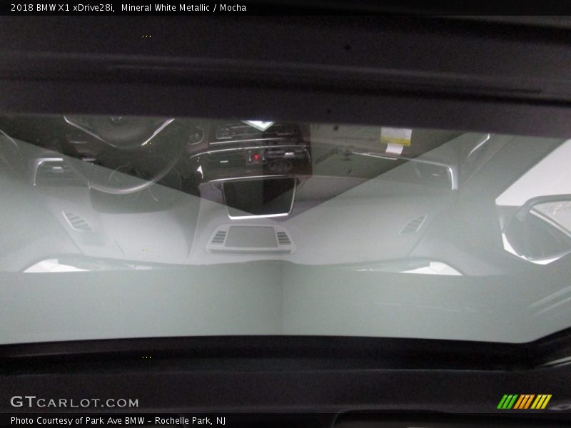 Mineral White Metallic / Mocha 2018 BMW X1 xDrive28i