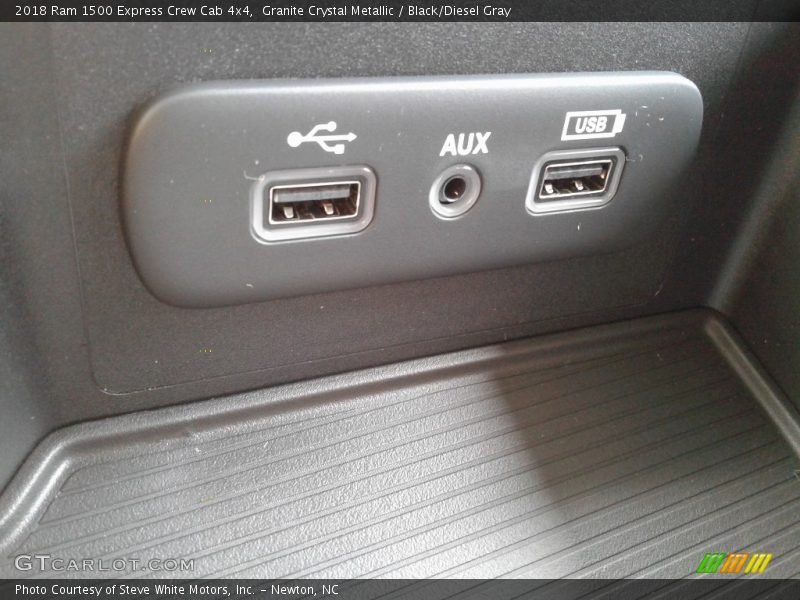 Granite Crystal Metallic / Black/Diesel Gray 2018 Ram 1500 Express Crew Cab 4x4