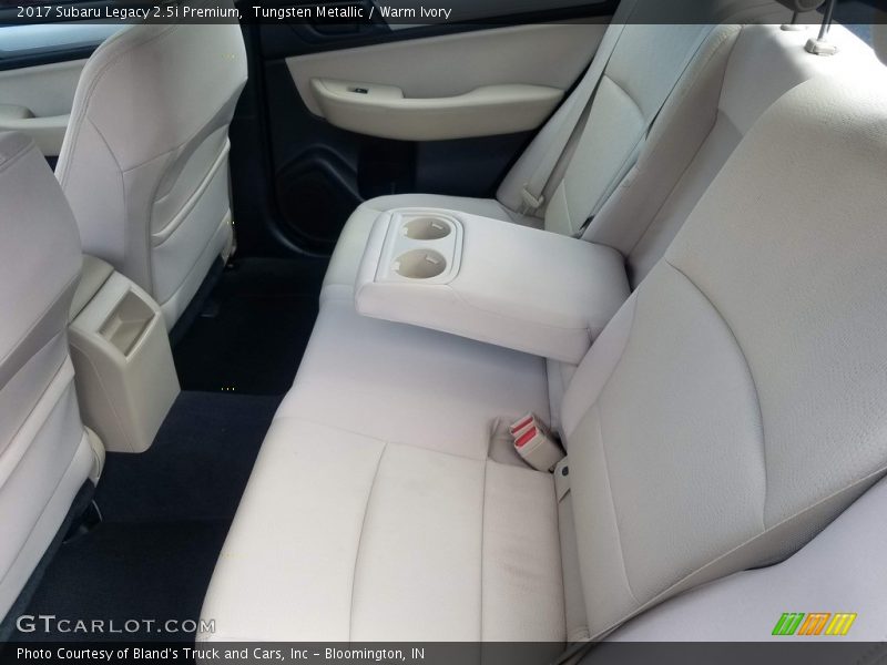 Tungsten Metallic / Warm Ivory 2017 Subaru Legacy 2.5i Premium