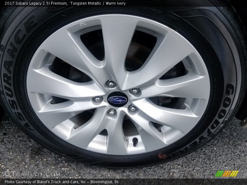 Tungsten Metallic / Warm Ivory 2017 Subaru Legacy 2.5i Premium