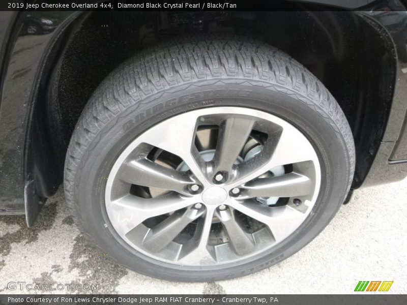 Diamond Black Crystal Pearl / Black/Tan 2019 Jeep Cherokee Overland 4x4