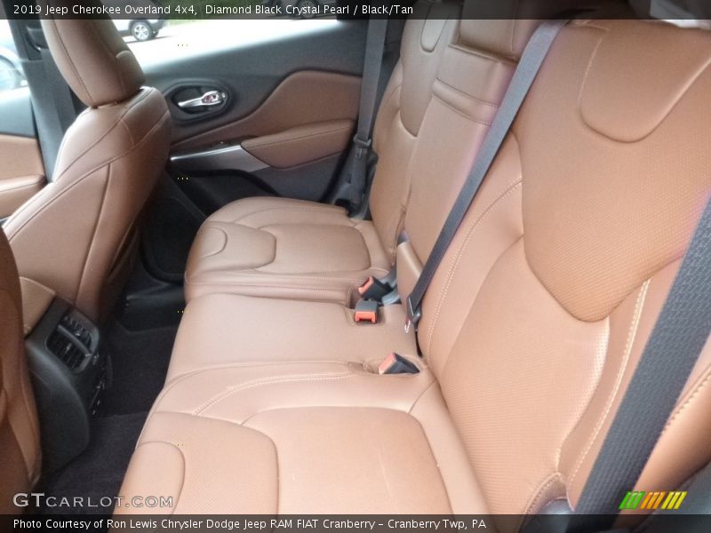 Diamond Black Crystal Pearl / Black/Tan 2019 Jeep Cherokee Overland 4x4