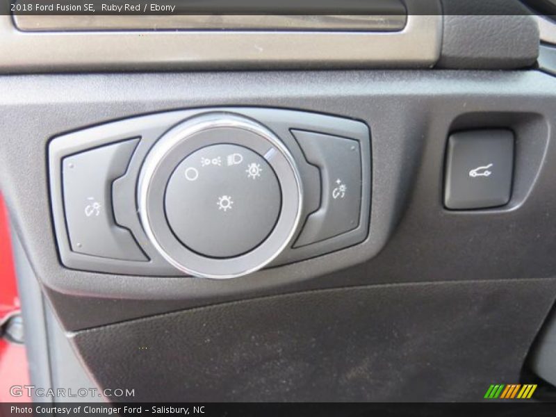 Ruby Red / Ebony 2018 Ford Fusion SE
