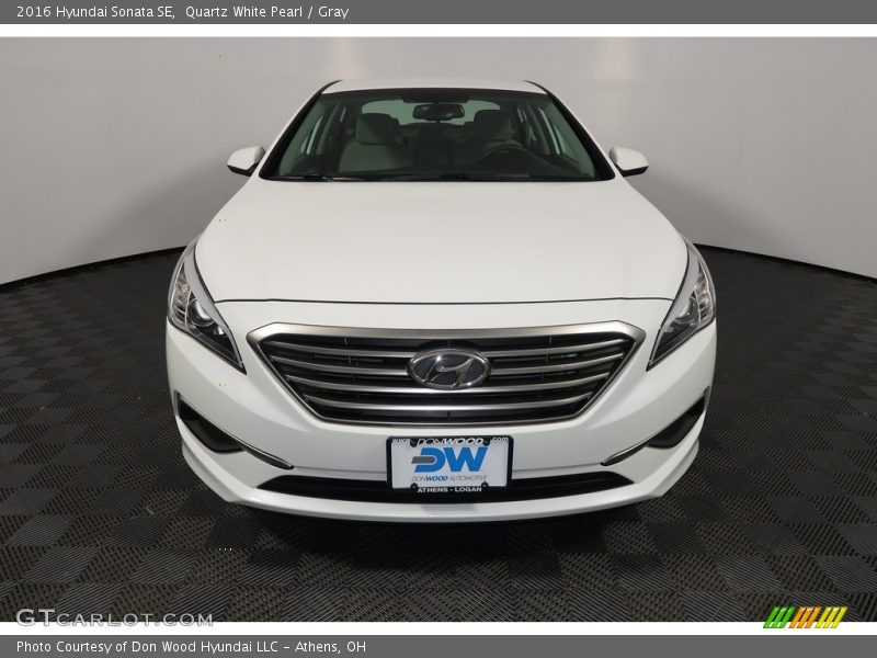 Quartz White Pearl / Gray 2016 Hyundai Sonata SE