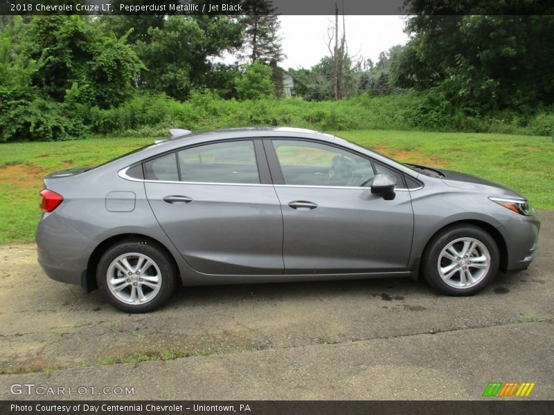 Pepperdust Metallic / Jet Black 2018 Chevrolet Cruze LT