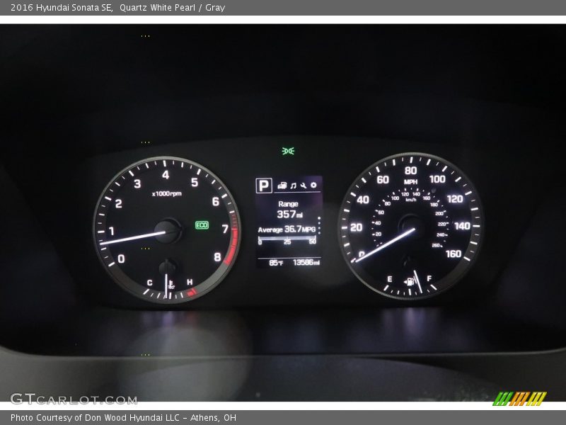 Quartz White Pearl / Gray 2016 Hyundai Sonata SE