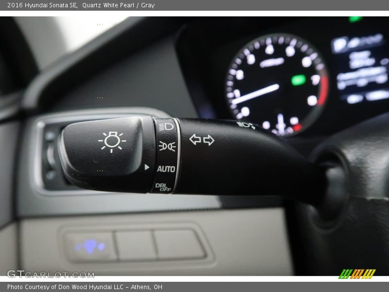 Quartz White Pearl / Gray 2016 Hyundai Sonata SE