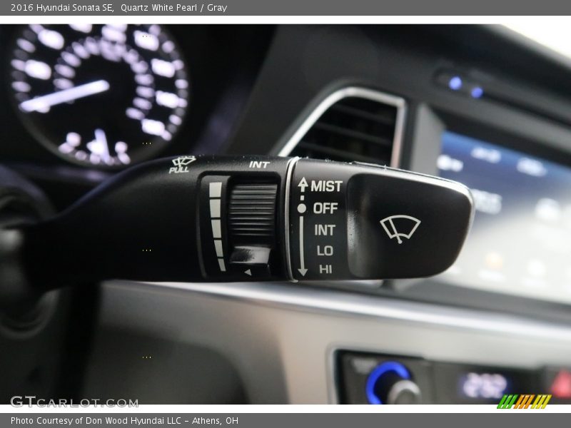 Quartz White Pearl / Gray 2016 Hyundai Sonata SE