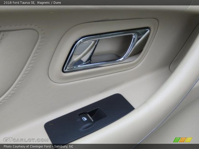 Magnetic / Dune 2018 Ford Taurus SE