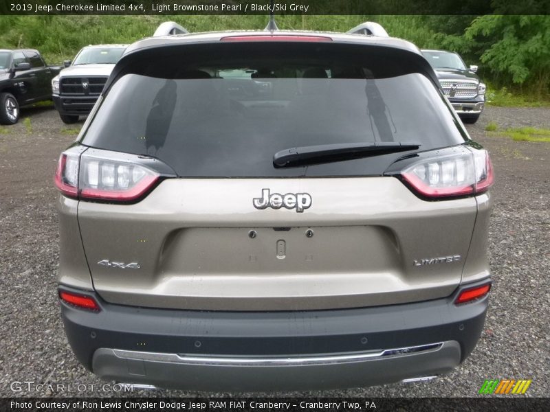 Light Brownstone Pearl / Black/Ski Grey 2019 Jeep Cherokee Limited 4x4