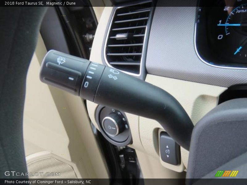 Magnetic / Dune 2018 Ford Taurus SE