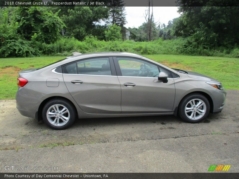 Pepperdust Metallic / Jet Black 2018 Chevrolet Cruze LT