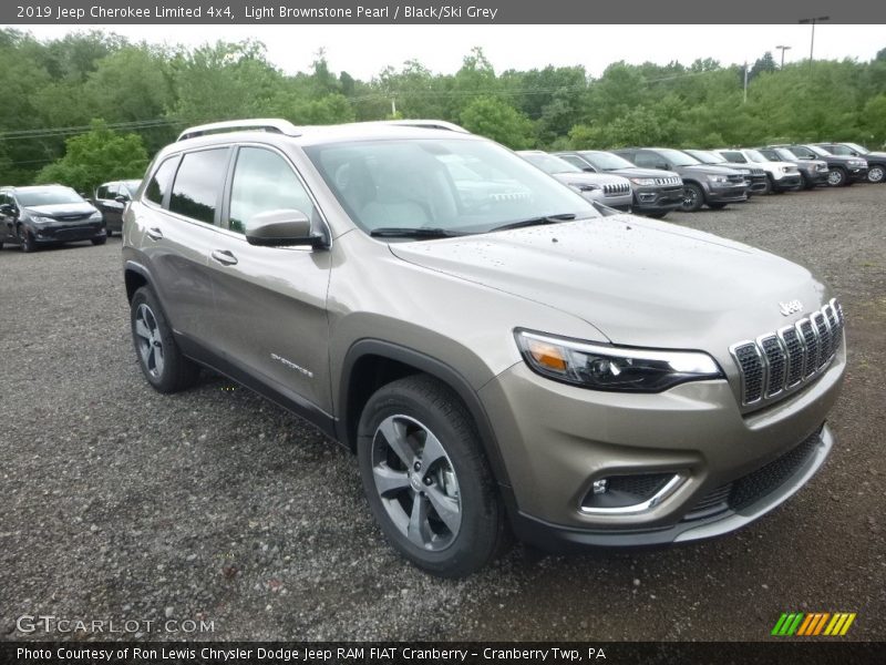 Light Brownstone Pearl / Black/Ski Grey 2019 Jeep Cherokee Limited 4x4