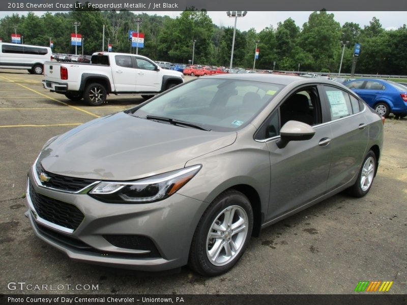 Pepperdust Metallic / Jet Black 2018 Chevrolet Cruze LT