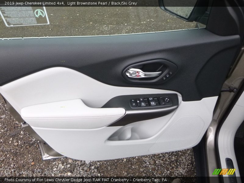 Light Brownstone Pearl / Black/Ski Grey 2019 Jeep Cherokee Limited 4x4