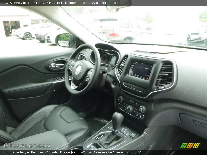 Diamond Black Crystal Pearl / Black 2019 Jeep Cherokee Latitude Plus 4x4
