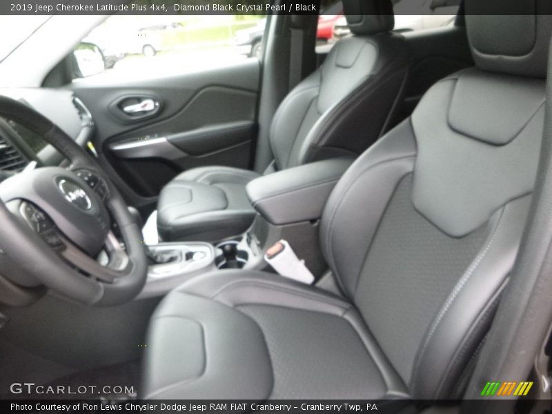 Diamond Black Crystal Pearl / Black 2019 Jeep Cherokee Latitude Plus 4x4
