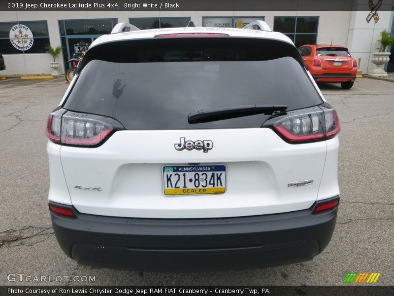Bright White / Black 2019 Jeep Cherokee Latitude Plus 4x4
