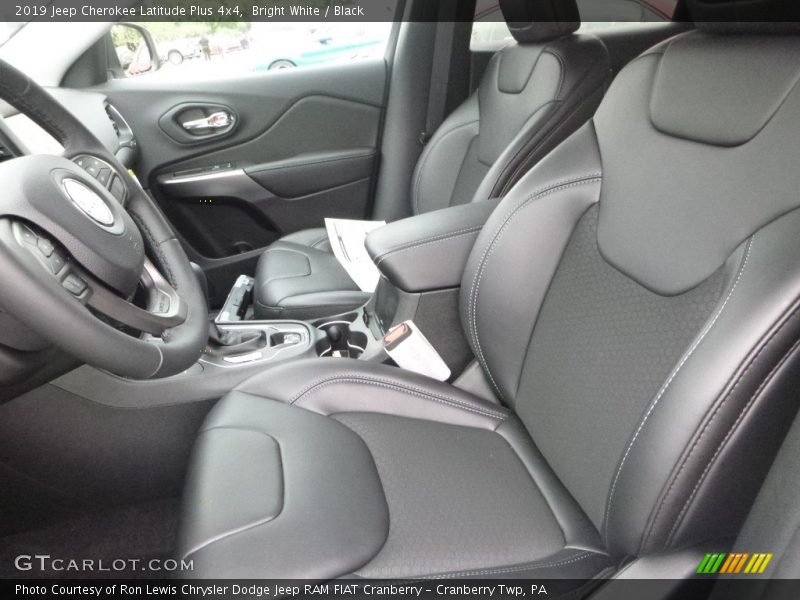 Bright White / Black 2019 Jeep Cherokee Latitude Plus 4x4