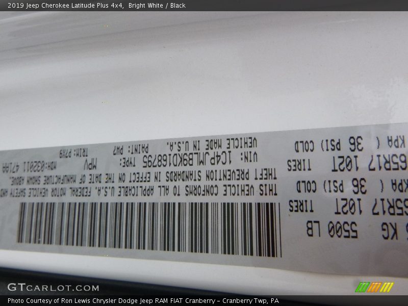 Bright White / Black 2019 Jeep Cherokee Latitude Plus 4x4