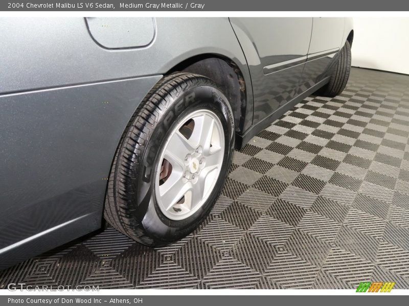 Medium Gray Metallic / Gray 2004 Chevrolet Malibu LS V6 Sedan