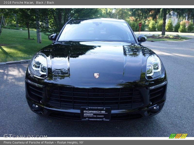 Black / Black 2018 Porsche Macan