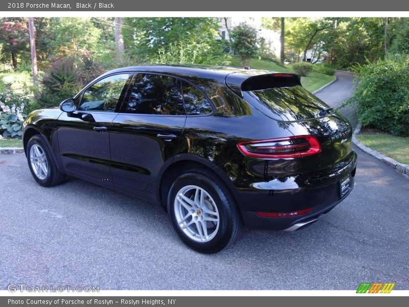 Black / Black 2018 Porsche Macan