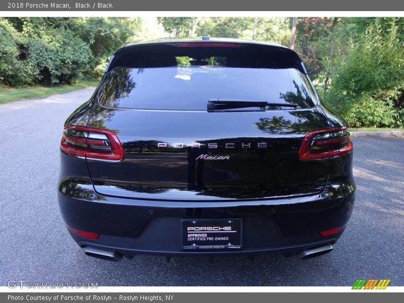 Black / Black 2018 Porsche Macan