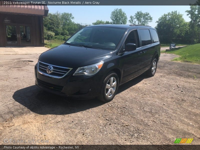 Nocturne Black Metallic / Aero Gray 2011 Volkswagen Routan SE