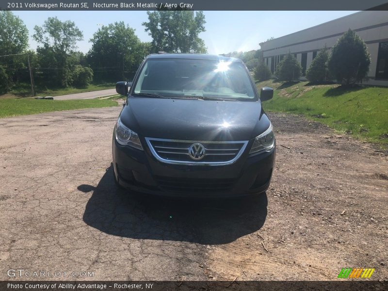 Nocturne Black Metallic / Aero Gray 2011 Volkswagen Routan SE