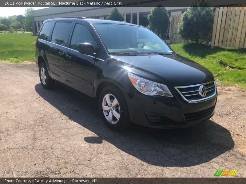 Nocturne Black Metallic / Aero Gray 2011 Volkswagen Routan SE