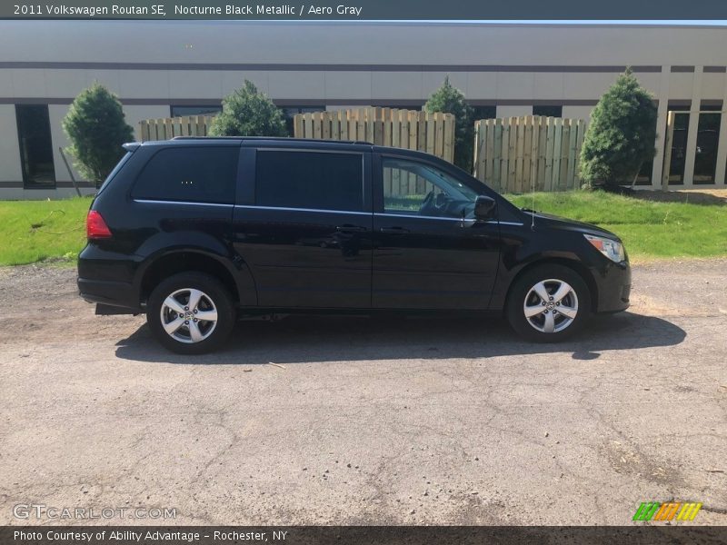Nocturne Black Metallic / Aero Gray 2011 Volkswagen Routan SE
