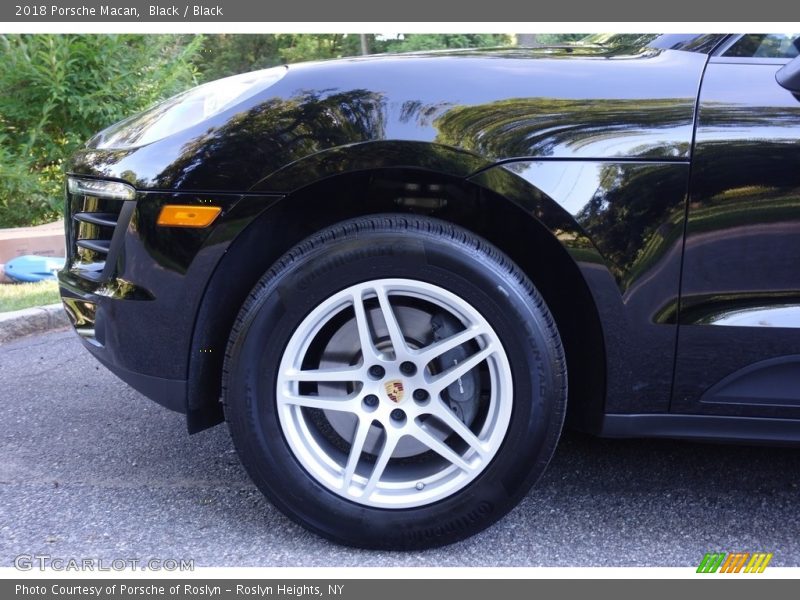 Black / Black 2018 Porsche Macan