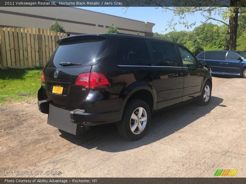 Nocturne Black Metallic / Aero Gray 2011 Volkswagen Routan SE