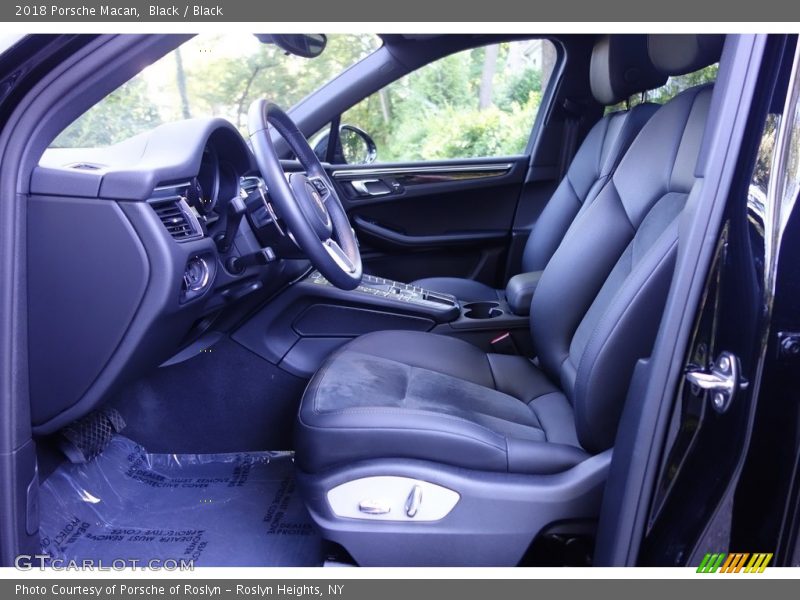 Black / Black 2018 Porsche Macan