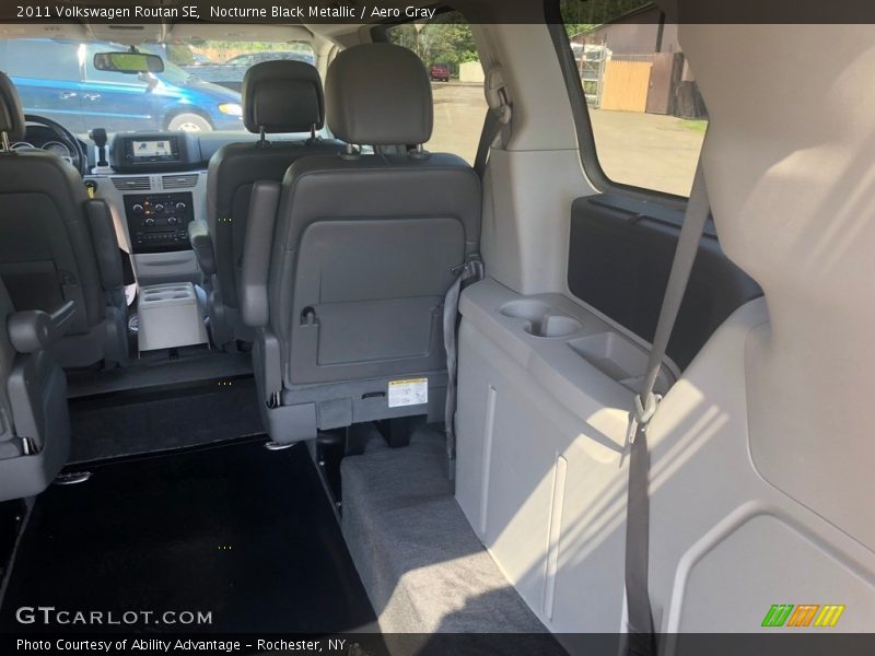 Nocturne Black Metallic / Aero Gray 2011 Volkswagen Routan SE