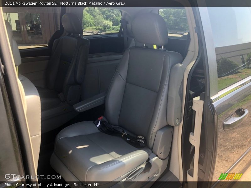 Nocturne Black Metallic / Aero Gray 2011 Volkswagen Routan SE