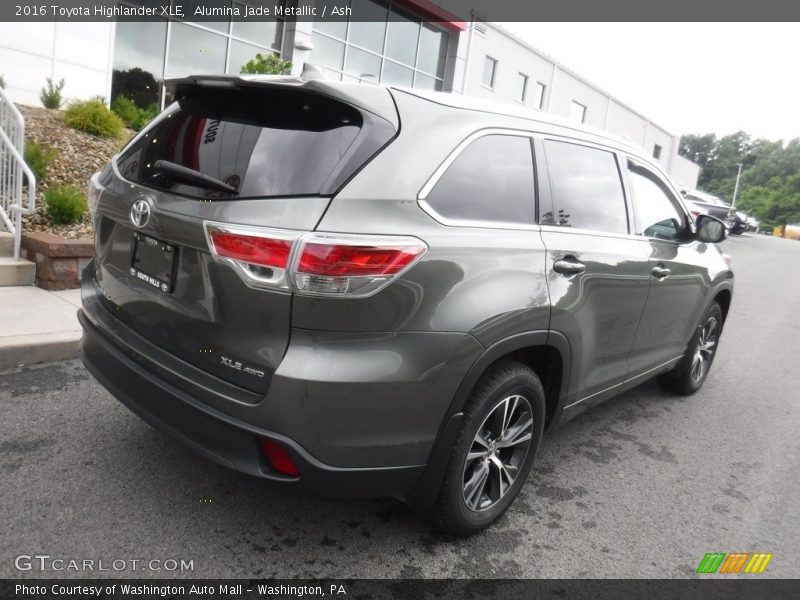 Alumina Jade Metallic / Ash 2016 Toyota Highlander XLE