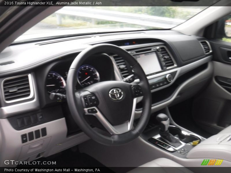 Alumina Jade Metallic / Ash 2016 Toyota Highlander XLE