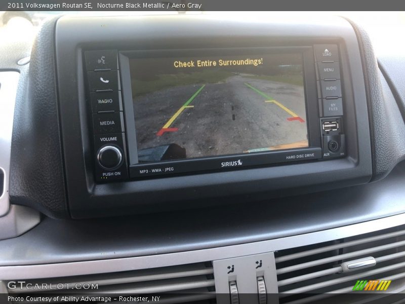 Nocturne Black Metallic / Aero Gray 2011 Volkswagen Routan SE